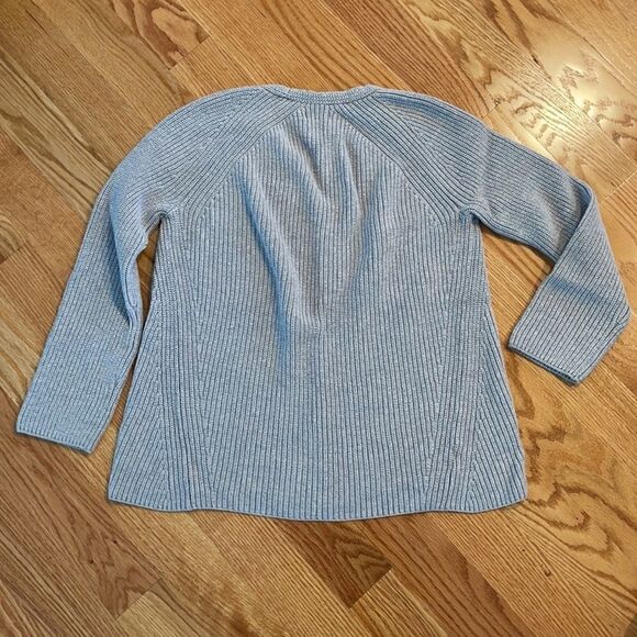 Lou & Grey V-neck Purple Lavender Sweater - Picture 5 of 5